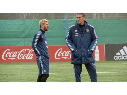 Bauza criticó a Barcelona por la lesión que sufrió Messi.