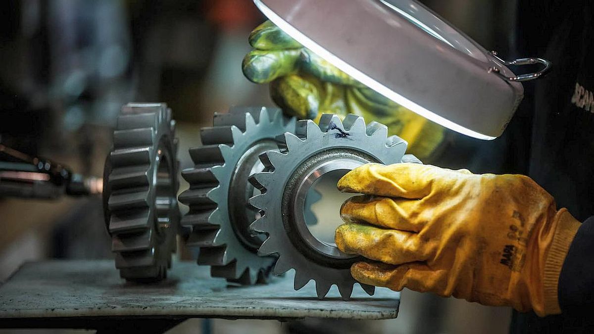 Cayó la demanda eléctrica por el desplome de la actividad industrial y ...