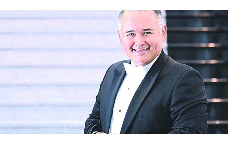 ámbito.com | Javier Camarena. “El recital será un resumen testimonial de lo que ha sido mi carrera”.