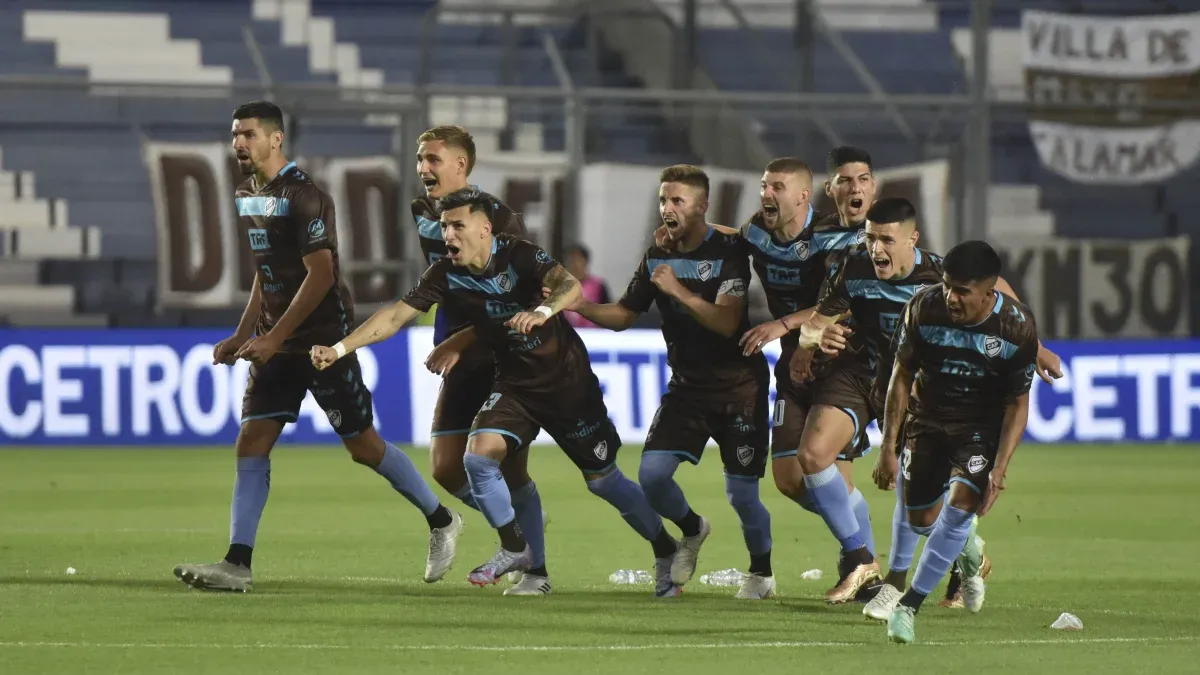 Platense Venció Por Penales A Huracán Y Es El Primer Semifinalista De ...