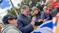 Es la segunda vez que Yamandú Orsi se enferma en la campaña.