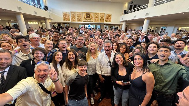 Karina Milei y Martín Menem encabezaron el acto partidario de La Libertad Avanza en Mar del Plata.