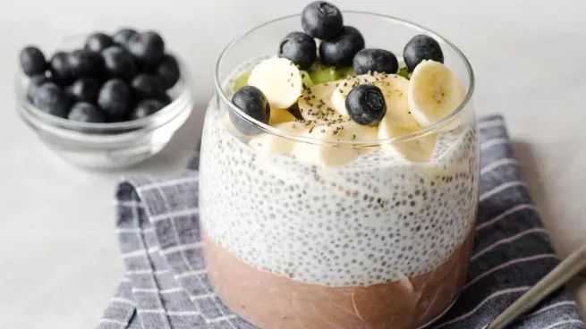 Ricas en omega 3, vitaminas y minerales, estas semillas ayudan a regular la digestión, controlar el apetito y mejorar la salud cardiovascular.