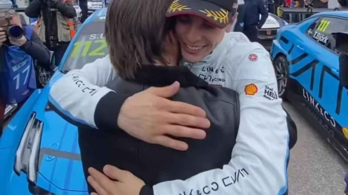 Lacalle Pou gave Santiago Urrutia the prize for first place in the TCR World Tour