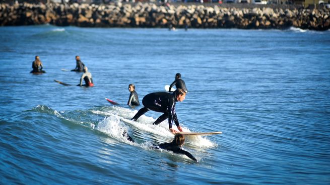 Usar kayaks, tablas y motos de agua en el mar requiere tomar medidas de seguridad y respetar las zonas habilitadas.