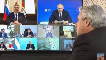gira por rusia: alberto fernandez se reune con putin