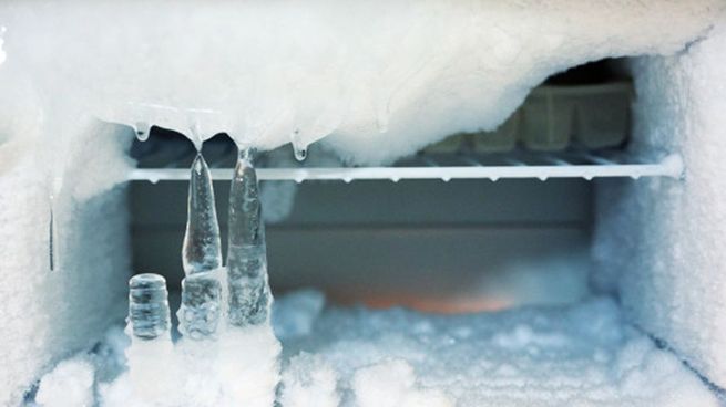 Cómo limpiar y sacar el hielo de tu freezer.&nbsp;