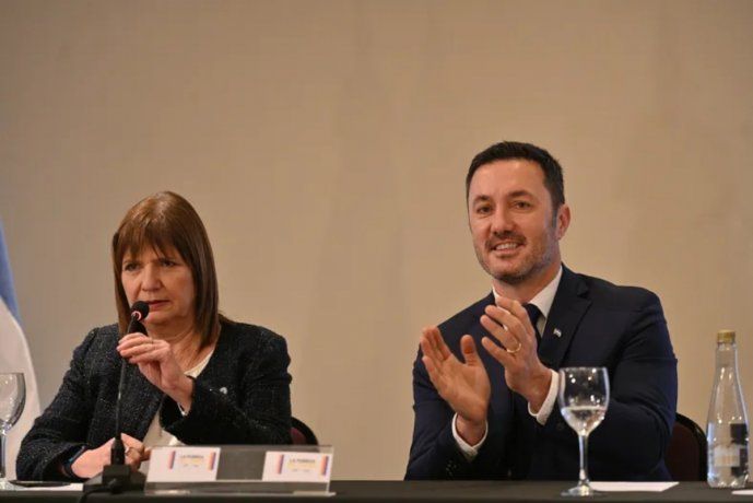 Patricia Bullrich oficializó a Luis Petri como su compañero de fórmula.  Patricia Bullrich oficializó a Luis Petri como su compañero de fórmula.