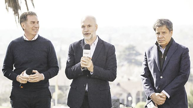apoyos. Diego Santilli, Horacio Rodríguez Larreta y Facundo Manes, ayer en Tandil.