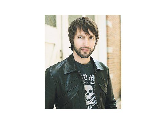 James Blunt se presenta el sábado próximo en el Luna Park como parte de su gira mundial por «Some Kind Of Trouble».