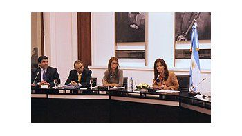Cristina Fernández de Kirchner presidió el acto de firma del Acuerdo Marco del Trigo, en el Salón Mujeres Argentinas del Bicentenario de Casa de Gobierno.