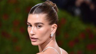 El estilo Clean Girl Look llegó a su fin, según la IA. El estilo Clean Girl Look llegó a su fin, según la IA.