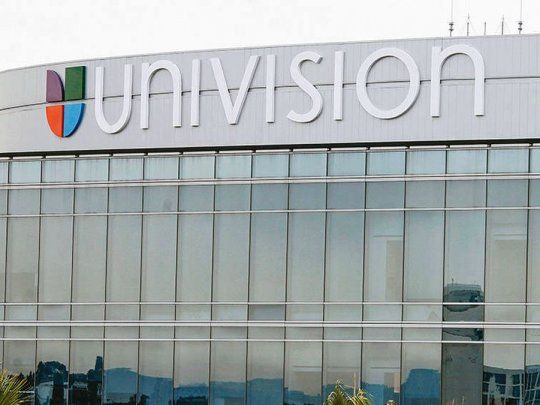 Univisión es propietaria de más de 600 operadoras, y también de radios y hasta un sello discográfico.