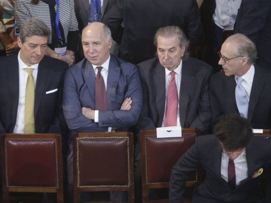Miembros de la Suprema Corte de Justicia de la Nación durante la ceremonia del traspaso de mando presidencial.