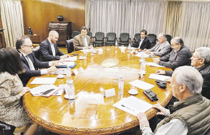 Martín Guzmán, Matías Kulfas y Claudio Moroni recibieron a la cúpula de la CGT y la UIA en el Ministerio de Economía.
