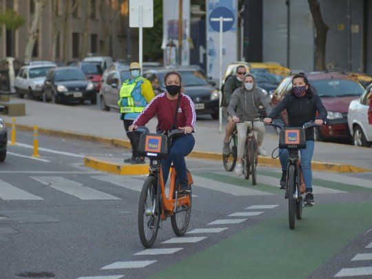 Se busca que los turistas paguen por el uso de las ecobicis.