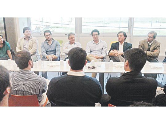 Road show. El ministro de Producción, Francisco Cabrera, explicó en provincias (por caso, en Tucumán) las leyes que crean las sociedades IBC o por Acciones Simplificadas.