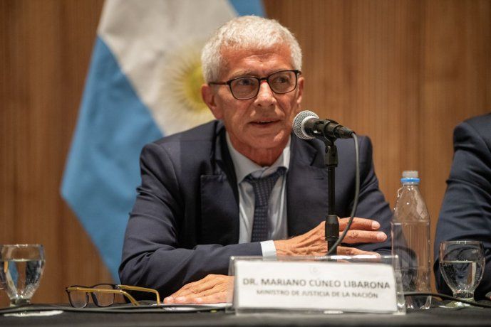 La diputada nacional por la Coalición Cívica, Marcela Campagnoli, presentó un pedido de acceso a la información pública dirigido al ministro de Justicia, Mariano Cúneo Libarona, en el que exige explicaciones concretas sobre las demoras y complicaciones generadas por la falta de provisión.