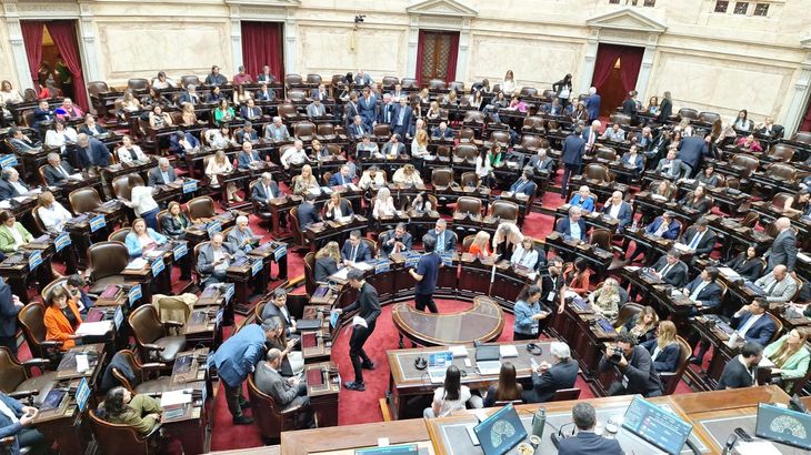 Se aguarda por una semana de intensa actividad parlamentaria en la Cámara de Diputados. Se aguarda por una semana de intensa actividad parlamentaria en la Cámara de Diputados.