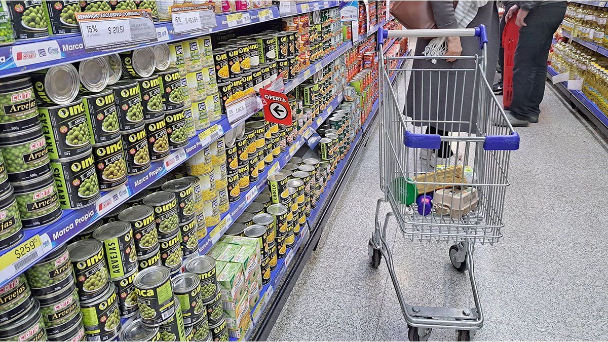 They expect that government measures will boost sales in supermarkets and self-service stores