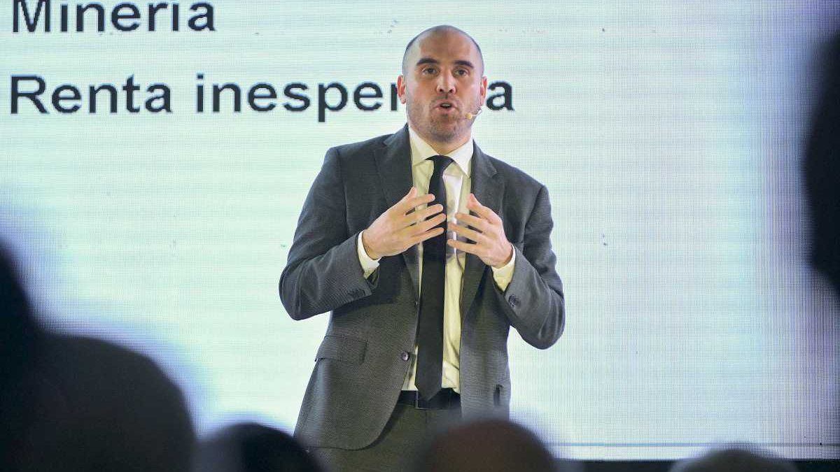 Guzmán travels this Monday to negotiate the debt of US $ 2,400 million with the Paris Club