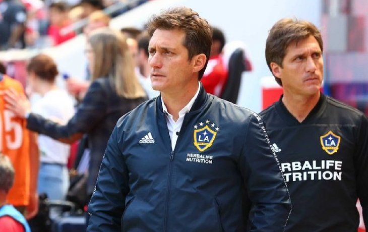 tras la salida de berizzo, paraguay tendra otro dt argentino: barros schelotto arreglo su contrato