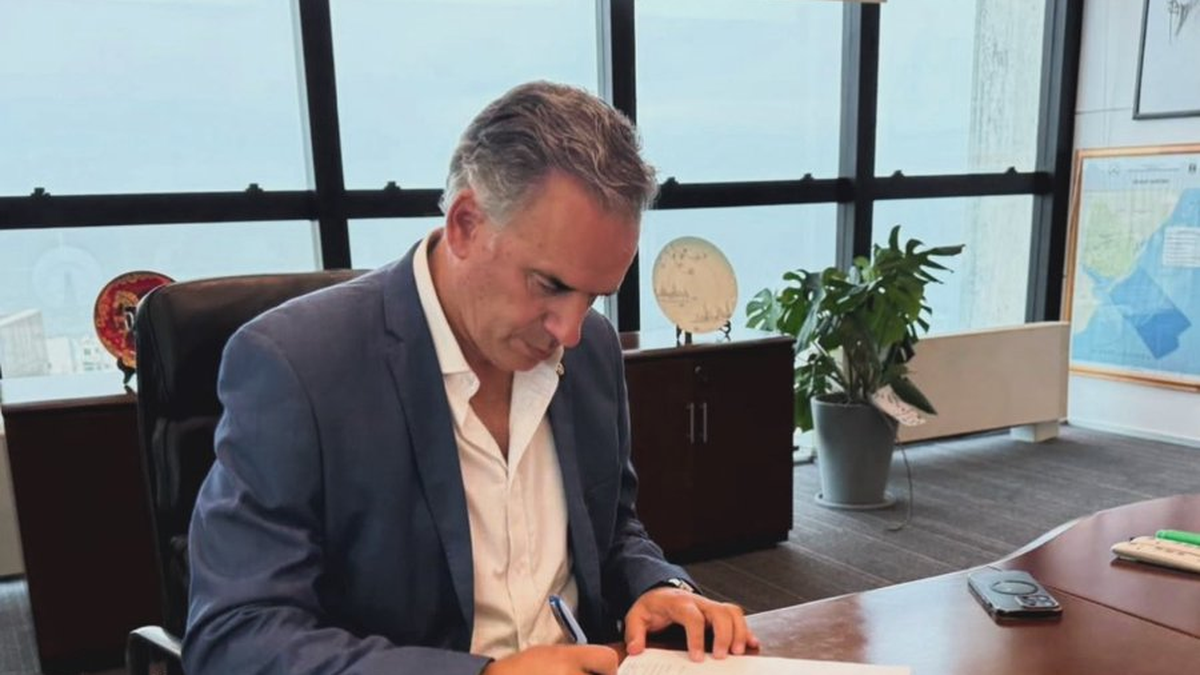 Uruguay: Yamandú Orsi promulgó la ley de eutanasia en un avance que 