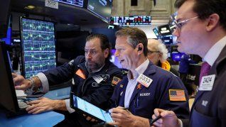 El empleo en EEUU y el sector tecnológico impulsan a Wall Street a niveles sin precedentes, en un contexto de volatilidad energética por tensiones en Medio Oriente. El empleo en EEUU y el sector tecnológico impulsan a Wall Street a niveles sin precedentes, en un contexto de volatilidad energética por tensiones en Medio Oriente.
