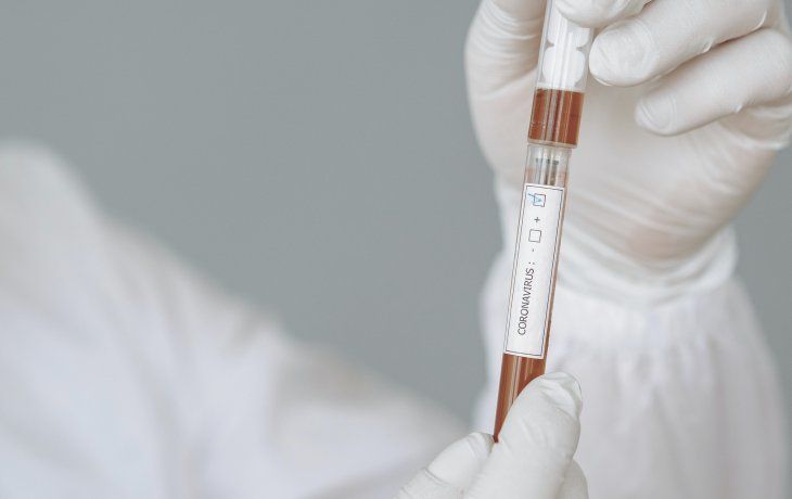 Coronavirus: la UE comprará 300 millones de dosis de la vacuna de AstraZeneca y Oxford