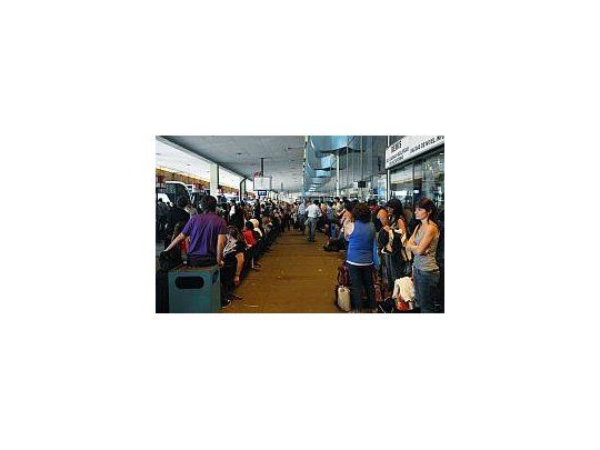 Cientos de pasajeros varados en Retiro