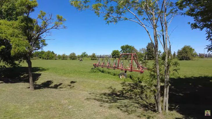 Con espacios verdes para disfrutar y calles tranquilas para recorrer a pie, en bici o incluso a caballo. Con espacios verdes para disfrutar y calles tranquilas para recorrer a pie, en bici o incluso a caballo.