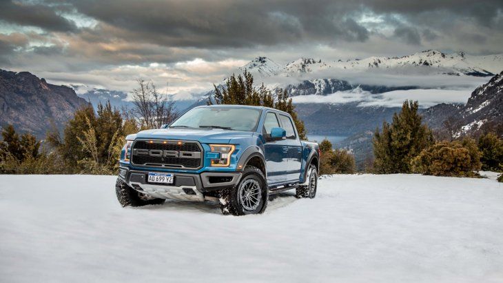 En el caso de la familia Ford F-150, los ajustes fueron más moderados: F-150 Lariat HEV de u$s 90.000 a u$s 80.000 (-11,1%); F-150 Tremor de u$s95.000 a u$s85.000 (-10,5%); y F-150 Raptor de u$s115.000 a u$s105.000 (-8,7%). En el caso de la familia Ford F-150, los ajustes fueron más moderados: F-150 Lariat HEV de u$s 90.000 a u$s 80.000 (-11,1%); F-150 Tremor de u$s95.000 a u$s85.000 (-10,5%); y F-150 Raptor de u$s115.000 a u$s105.000 (-8,7%).