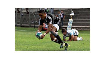 ámbito.com | Desde chicos. El rugby es a los neocelandeses lo que el fútbol es a los argentinos. Todos el mundo lo juega. Allí, los niños practican en los clubes y luego en el colegios.