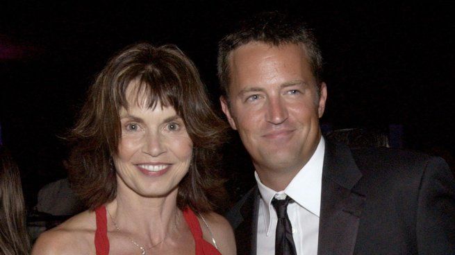 Matthew Perry junto a su madre Suzanne Morrison.