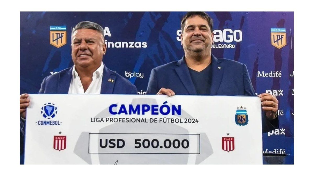 Students received an extra prize of US0,000 for winning the title