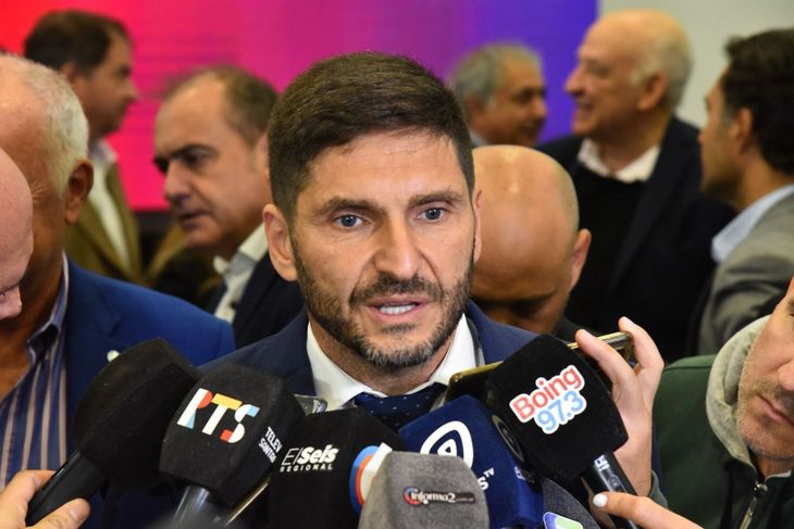 El gobernador de Santa Fe, Maximiliano Pullaro, criticó a los gremios docentes por la convocatoria a un paro. El gobernador de Santa Fe, Maximiliano Pullaro, criticó a los gremios docentes por la convocatoria a un paro.