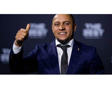 Roberto Carlos fue internado de urgencia. Roberto Carlos fue internado de urgencia.