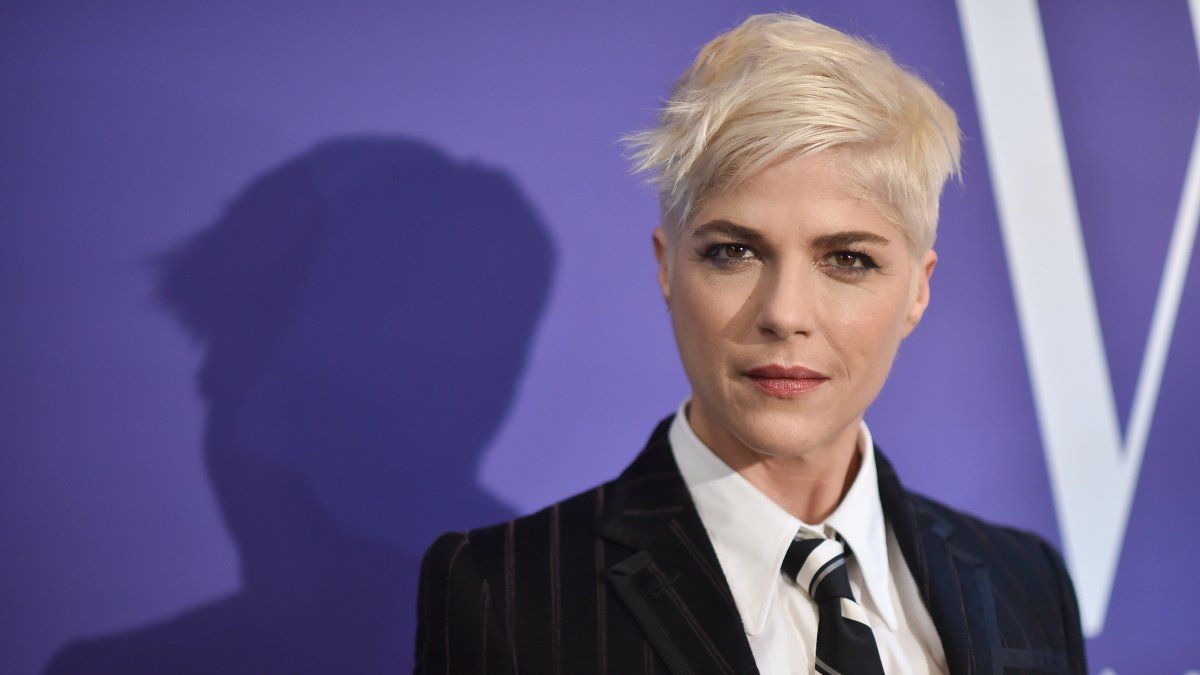 Selma Blair reveló que ocultó sus síntomas de esclerosis múltiple para  mantener su carrera