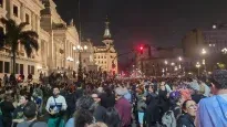 manifestacion de autoconvocados contra javier milei en el congreso