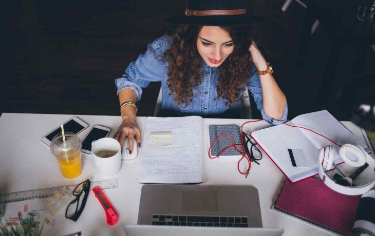El 50% de las mujeres adoptan la modalidad freelance después de los 30 años, y el 26% realizó la transición después de los 40.