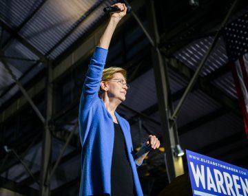 La senadora Elizabeth Warren deja la carrera por la nominación demócrata.