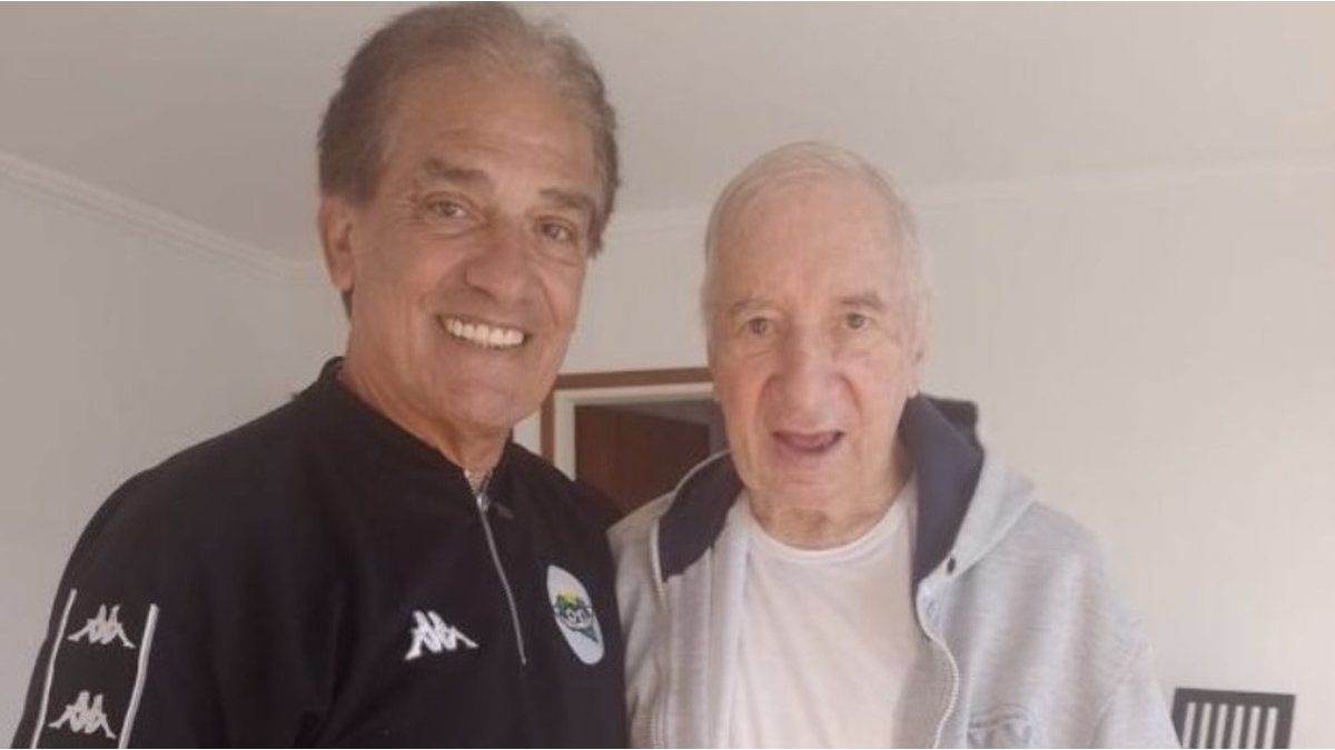 Carlos Bilardo reapareció públicamente y emocionó a todos