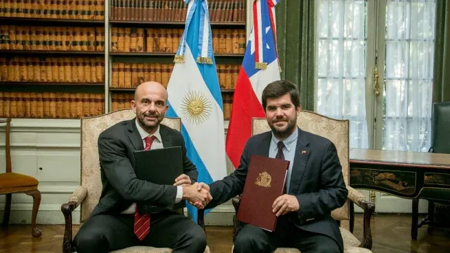 Argentina y Chile firmaron un memorándum de entendimiento en servicios aéreos