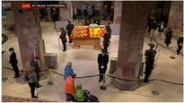 reino unido: comenzo en edimburgo la capilla ardiente por isabel ii