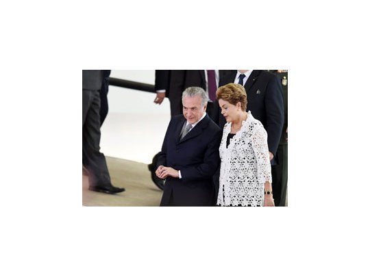 La presidente Dilma Rousseff junto a su vicepresidente Michel Temer