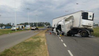 accidente en la ruta 34: murio un joven de 23 anos al chocar de frente su auto con un camion