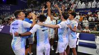 Selección Argentina de pádel masculino celebrando el título en Qatar.