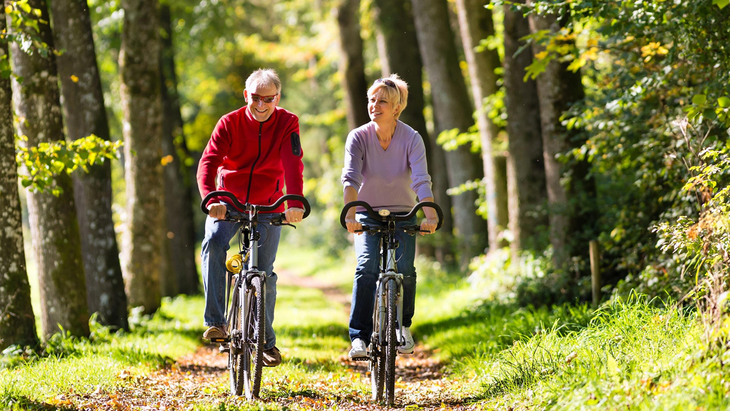 An exercise that brings many more benefits than walking is to ride a bicycle. An exercise that brings many more benefits than walking is to ride a bicycle.