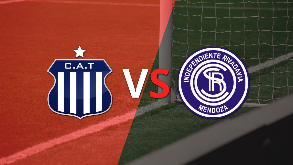 The match between Talleres and Independiente Riv begins.  (M) at the Córdoba Olympic Stadium