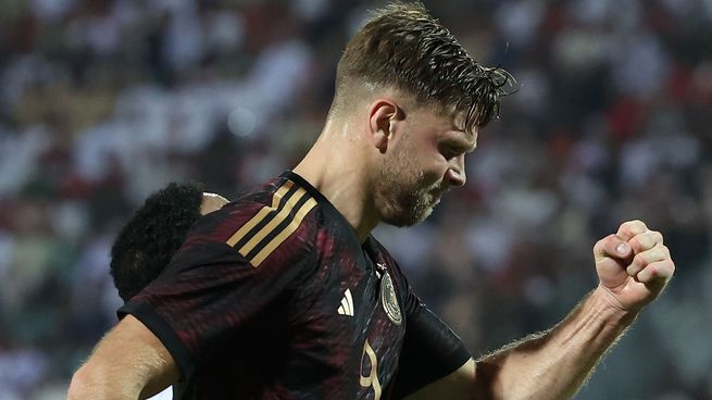 Fullkrug anotó su primer gol en la Alemania. 